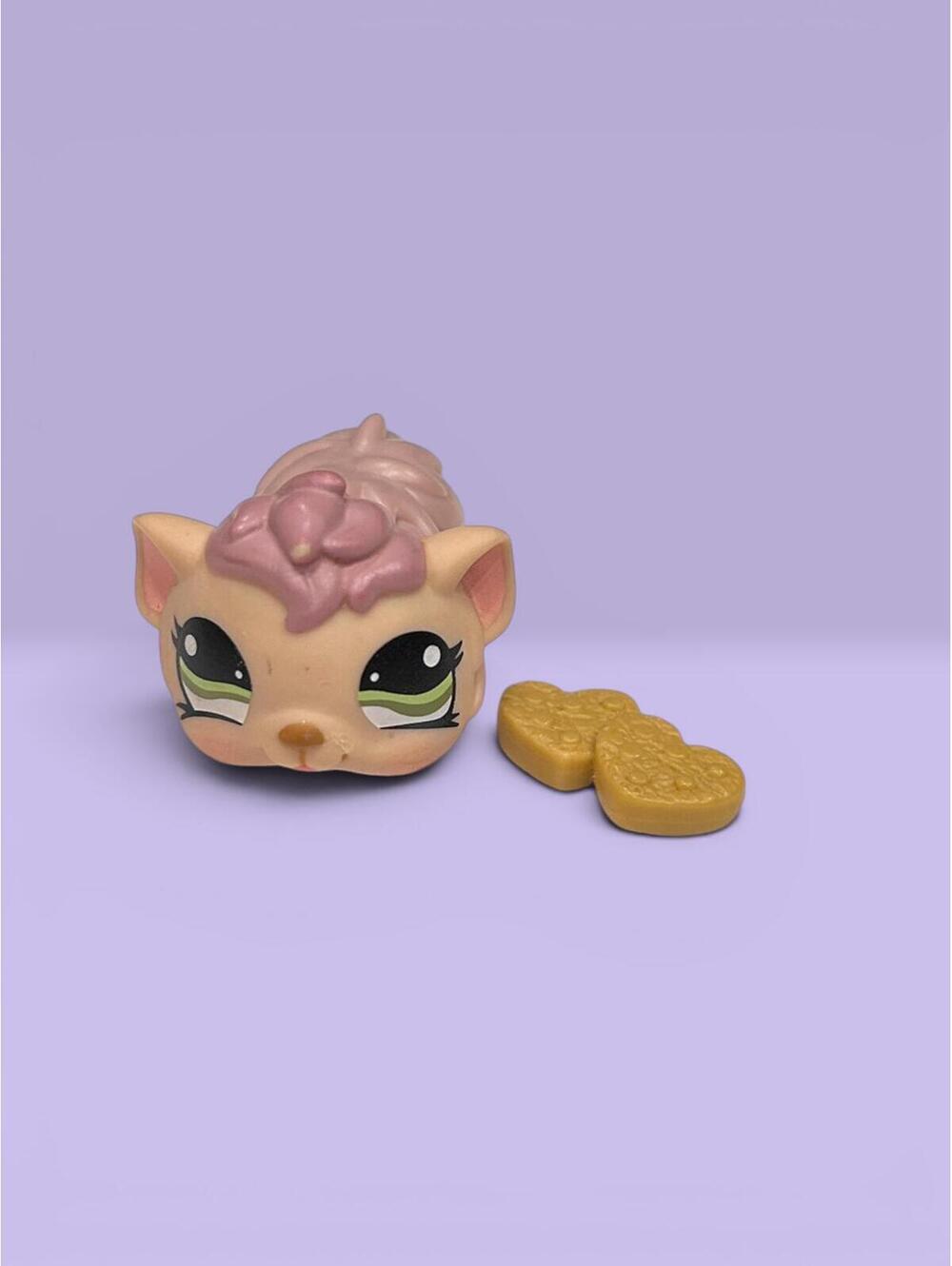 Littlest Pet Shop Guinea Pig #1397 LPS with hearts accessory